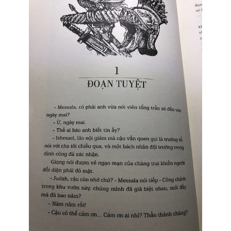 Ben-hur 2016 mới 80% bẩn bụi rách góc áo bìa Lewis Wallace HPB2306 SÁCH VĂN HỌC 915735