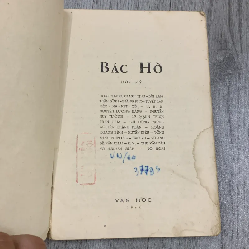 Hồi ký bác hồ 1960. 10a1 1025682