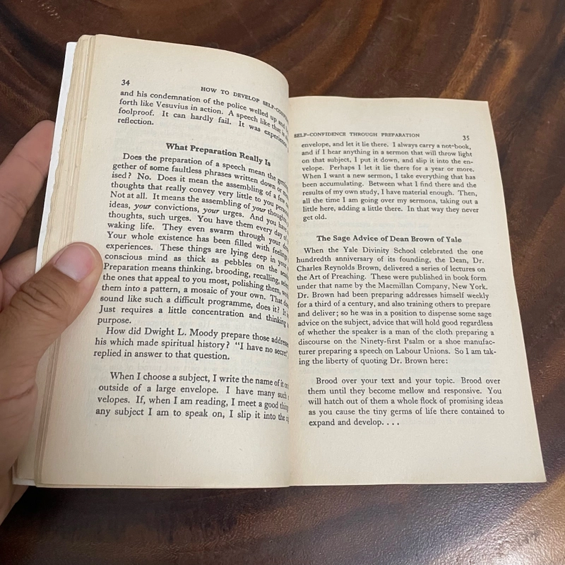 II How to Develop Self-Confidence and Influence People by Public Speaking - Dale Carnegie 456231