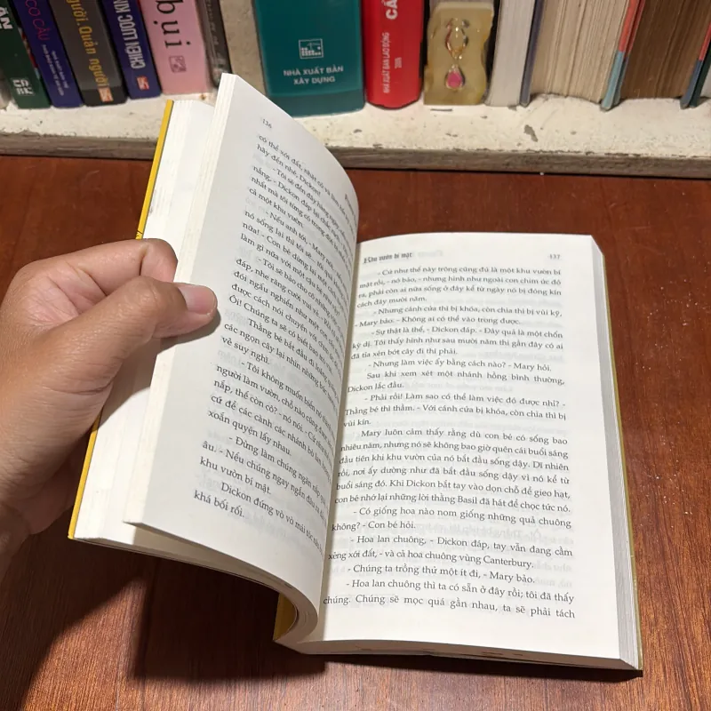 I Tiểu Thuyết: Khu Vườn Bí Mật - FRANCES HODGSON BURNETT - Nguyễn Tuấn Khanh (Dịch) - 2013 795583