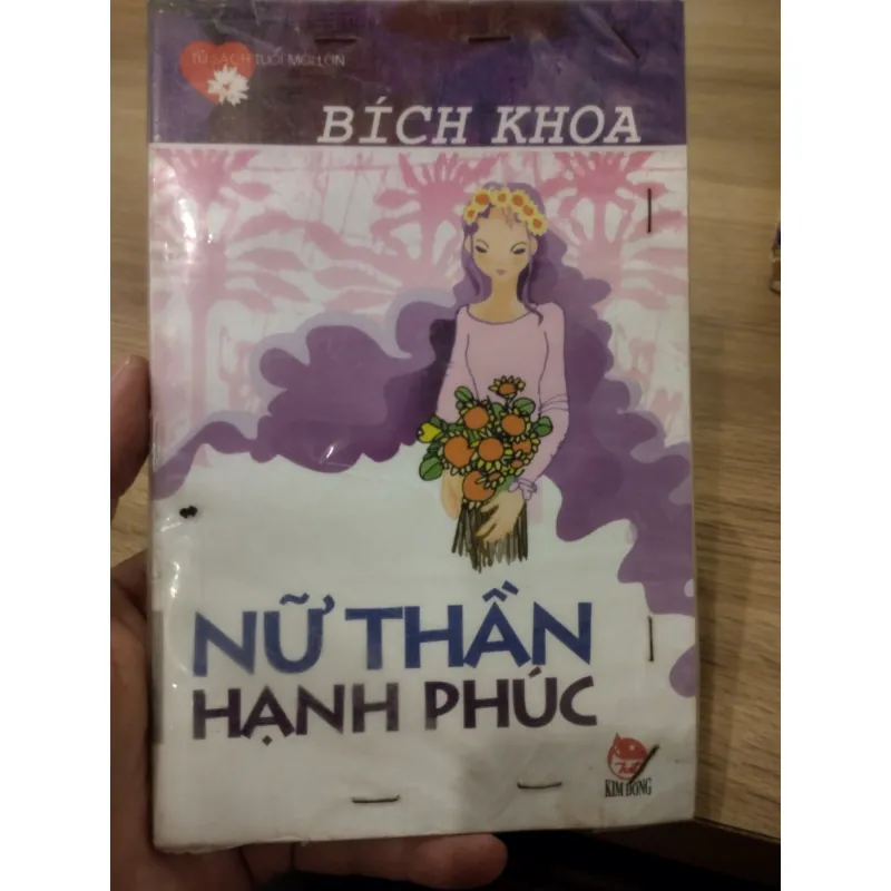 sách "Tuổi Mới Lớn" của Nhà xuất bản Kim Đồng. 
Tên sách là "Nữ Thần Hạnh Phúc". 1025311