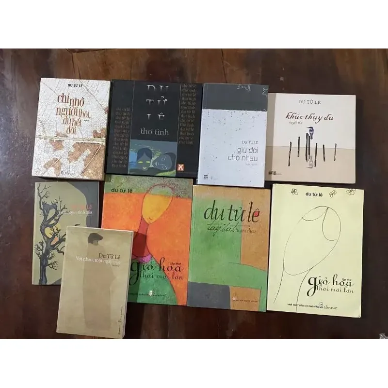 Bst Du Tử Lê 9 cuốn , 1 cuốn là bản đặc biệt, 1 cuốn có chữ ký  1039733