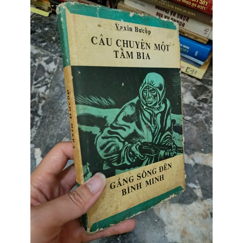 Câu chuyện một tấm bia - Gắng sống đến bình minh 476971