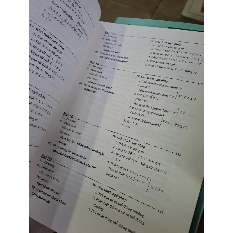 Tiếng Nhật sơ cấp 1+2 Bản dịch và giải thích ngữ pháp - tiếng Việt Minna no Nihongo mới 90% nhăn bìa HCM0808 HỌC NGOẠI NGỮ 920242