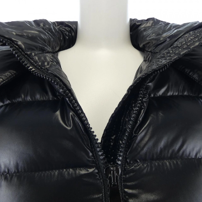 Áo khoác lông vũ MONCLER 639230