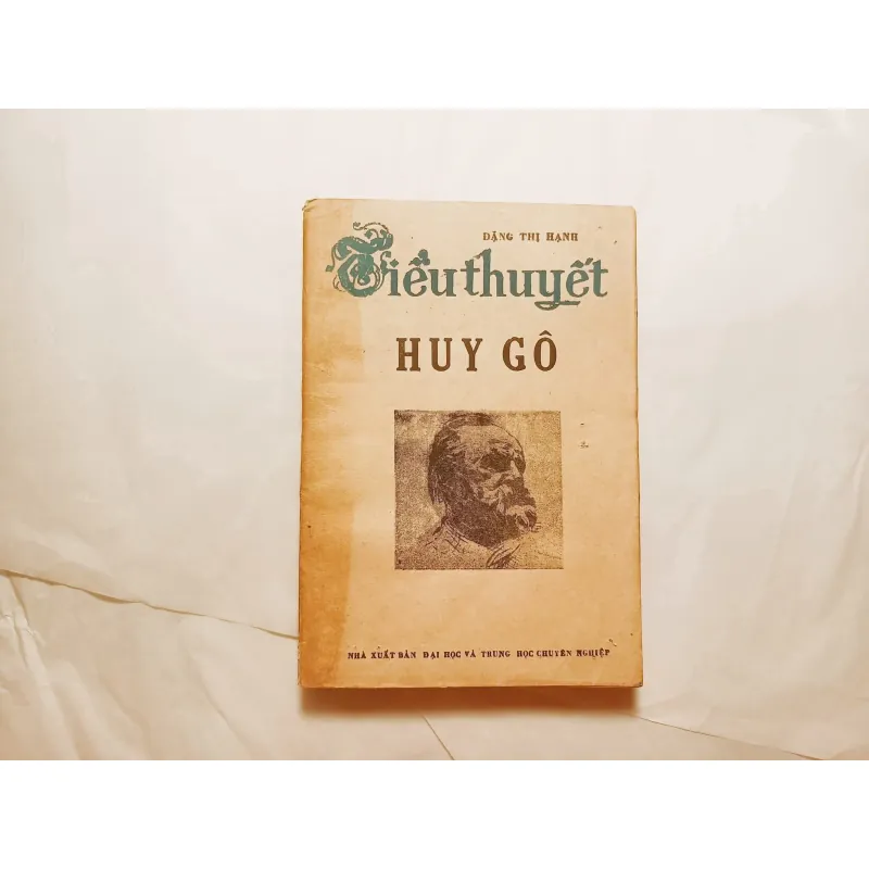 Tiểu thuyết Hugo - PGS Đặng Thị Hạnh 757933