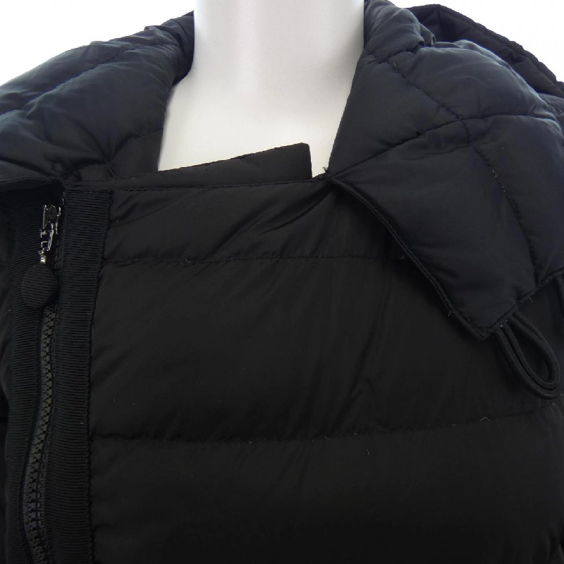 Áo khoác lông vũ MONCLER 640170