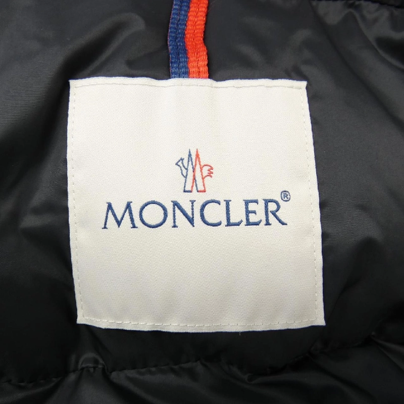 Áo khoác lông vũ MONCLER 639537