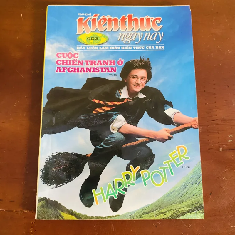 Tặng cho khách có đơn của shop, mỗi đơn tối đa 2 cuốn 0đ 990021