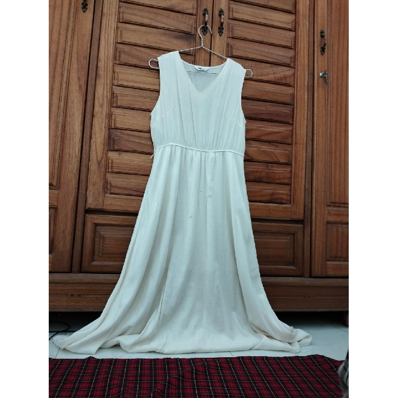 Váy trắng xoè nhẹ, cộc tay 60157