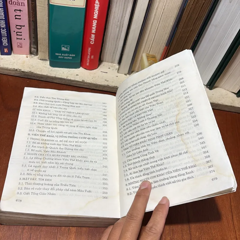 II Lịch Sử Trung Quốc: Bí Mật Về Tám Vị Tổng Thống Trung Quốc (Tập 1) - Vương Hiệu Minh 782341