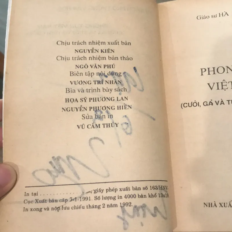 PHONG TỤC CƯỚI GẢ VIỆT NAM (XB 1992) 562644
