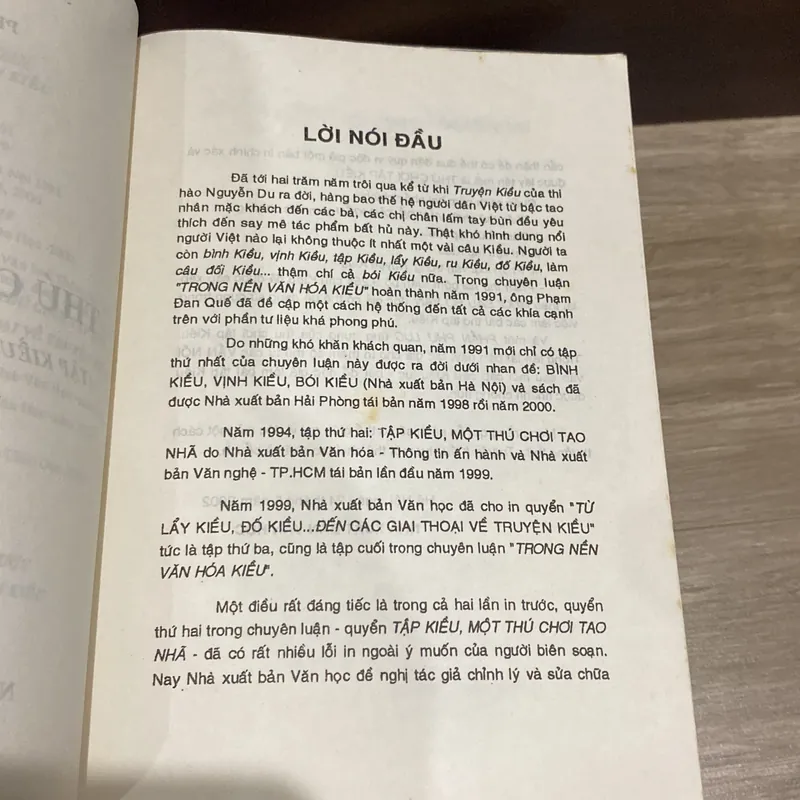 THÚ CHƠI TẬP KIỀU (Tập Kiều - Một thú chơi tao nhã), xb 2002 606524