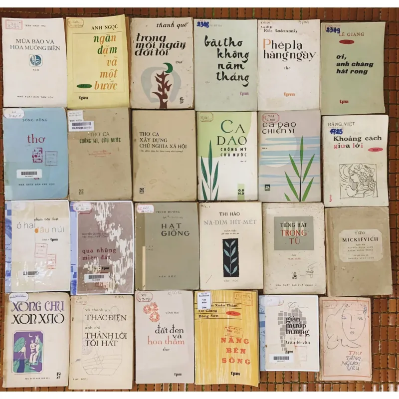 Combo thơ bao cấp cam kết 120 cuốn 929058