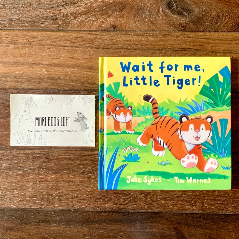 Sách ngoại văn Wait for Me, Little Tiger!, Used, Bìa cứng 532109