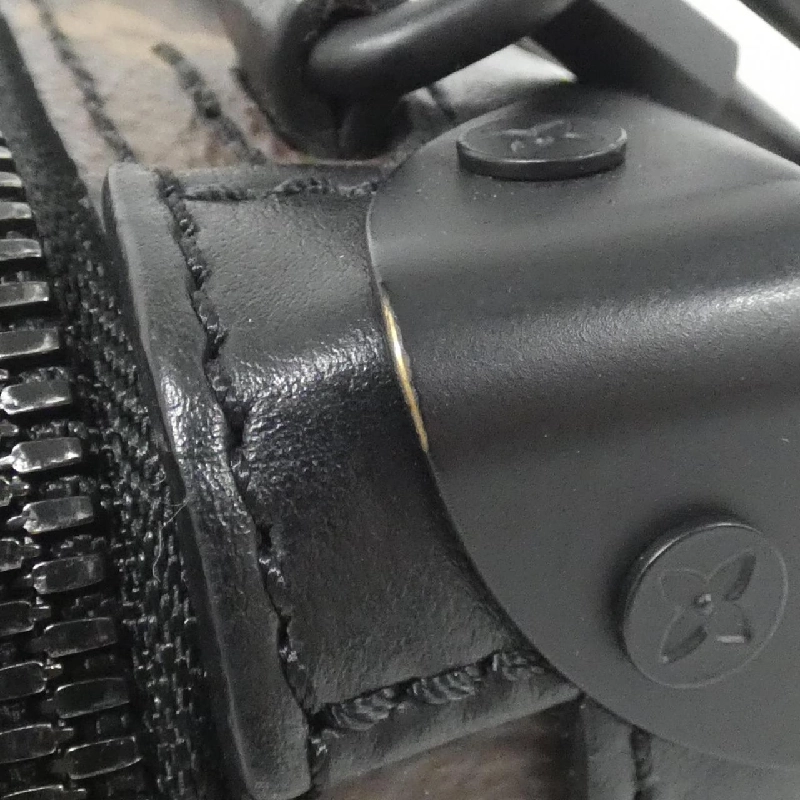 Túi xách vai Louis Vuitton Monogram Taffeta Vertical Soft Trunk M45044 - Hàng hiệu Chính hãng 767719