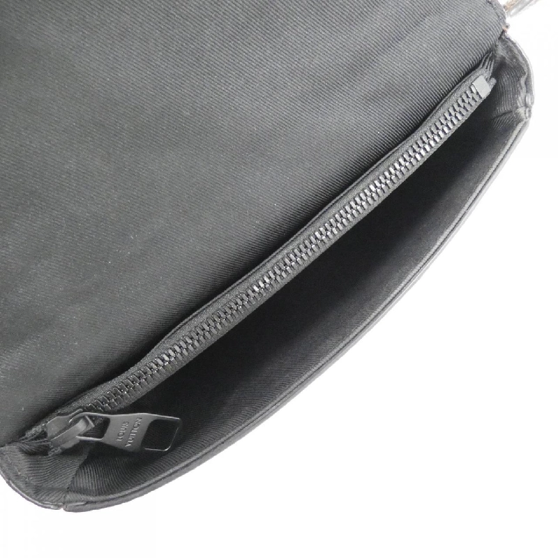 Túi đeo chéo S Lock Monogram Louis Vuitton M45807 616637