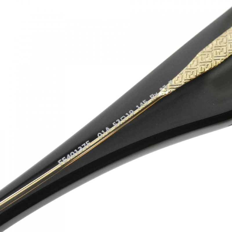 【Sản phẩm mới】Kính mát Fendi FE40137F 625146