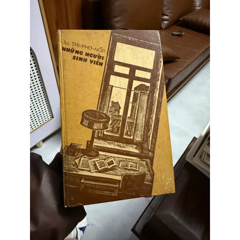 Sách “Những Người Sinh Viên” (Iu. Tri-phô-nốp) 975598