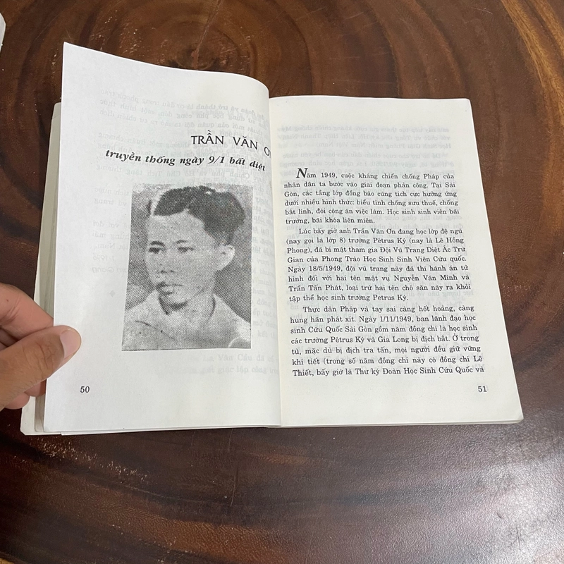 II Tựa sách: Những Anh Hùng Tuổi Trẻ - 2001 461864