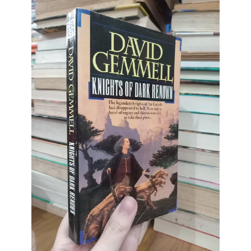 Knights of dark renown - David Gemmell 717172