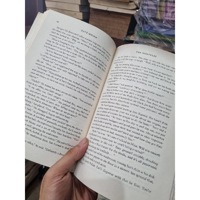 THE HUNTRESS - Kate Quinn 147828