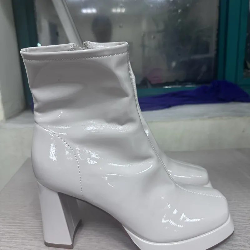 Bốt trắng cổ vừa 572665