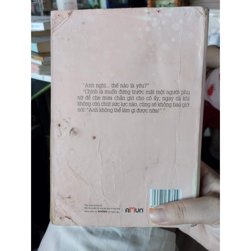 cuốn tiểu thuyết ngôn tình "Sự Dịu Dàng Khó Cưỡng" của tác giả Diệp Lạc Vô Tâm. 
 525221