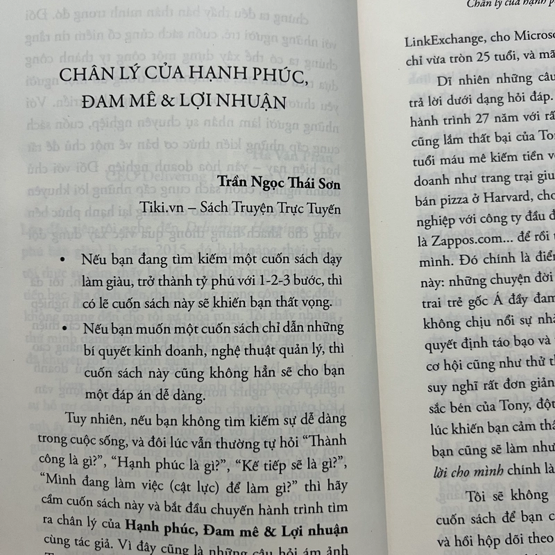 Sách Tỷ phú bán giày - Delivering happiness - mới 99% 528173