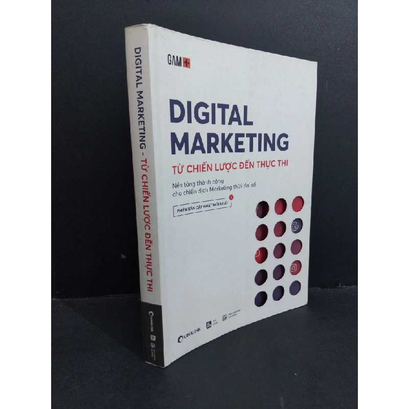 Digital marketing - Từ chiến lược đến thực thi mới 80% ố bẩn bìa, ký tên trang đầu, viết và highlight trong sách 2020 HCM2811 MARKETING KINH DOANH 338837