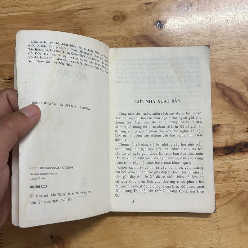 II Sách Xưa: Liên Xô _ 100 Câu Hỏi Đáp - 1985 686578