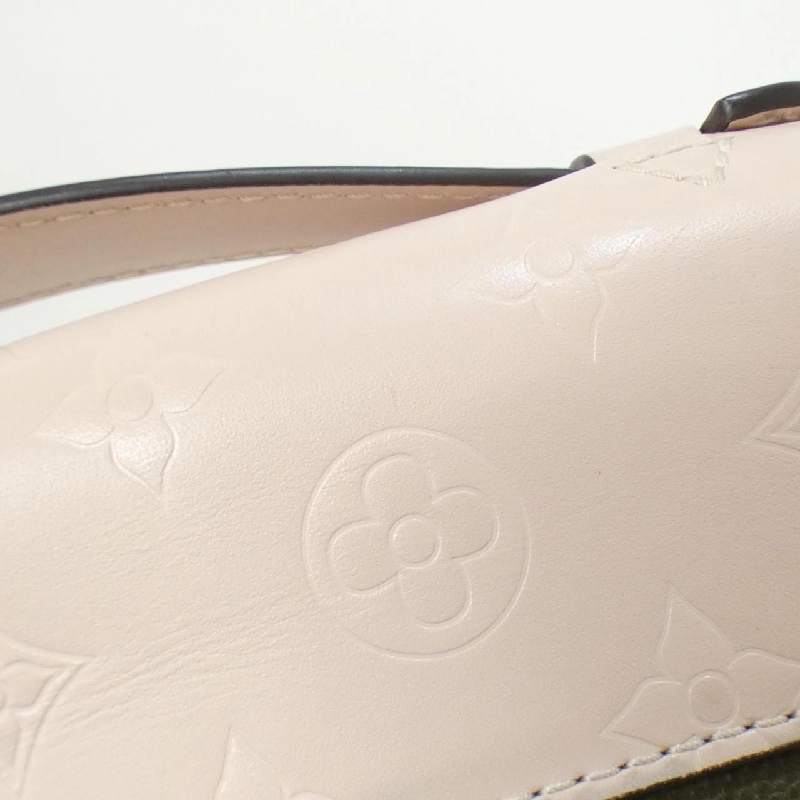 Túi xách Louis Vuitton Very Messenger M52128 616389