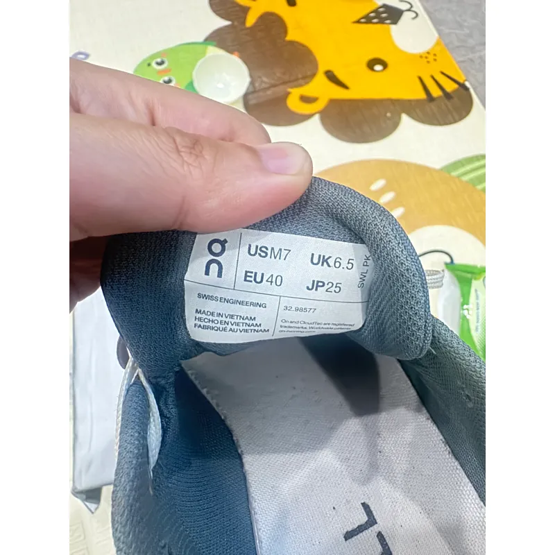 Giầy on running 973202