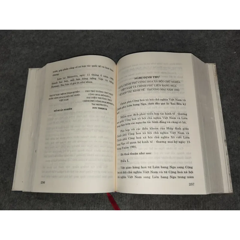 NIÊN GIÁM CÁC ĐIỀU ƯỚC QUỐC TẾ NƯỚC CỘNG HOÀ XÃ HỘI CHỦ NGHĨA VIỆT NAM KÝ NĂM 1992 701100