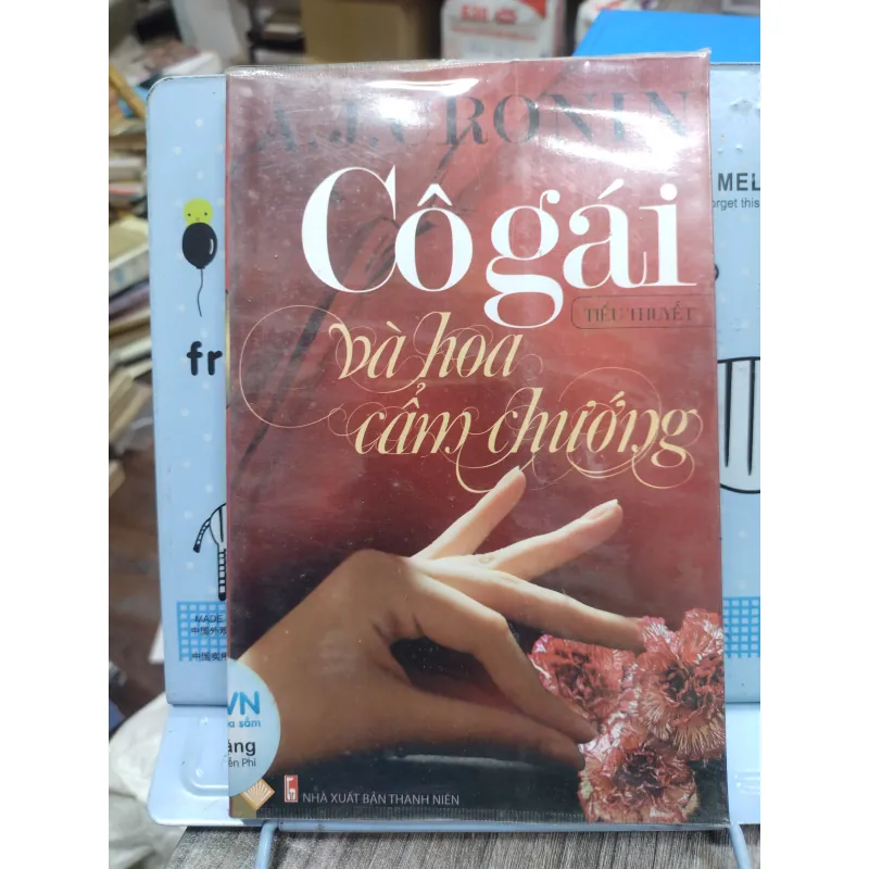 Sách: Cô gái và hoa cẩm chướng - TG: A.J. Cronin (B1) 732605