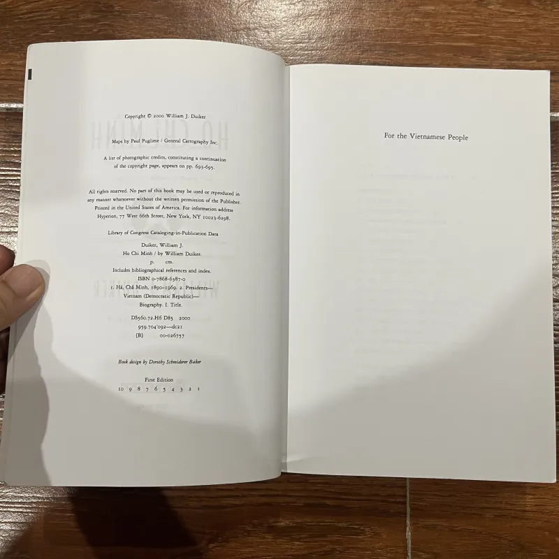 HO CHI MINH A life - William J. Duiker 1018636