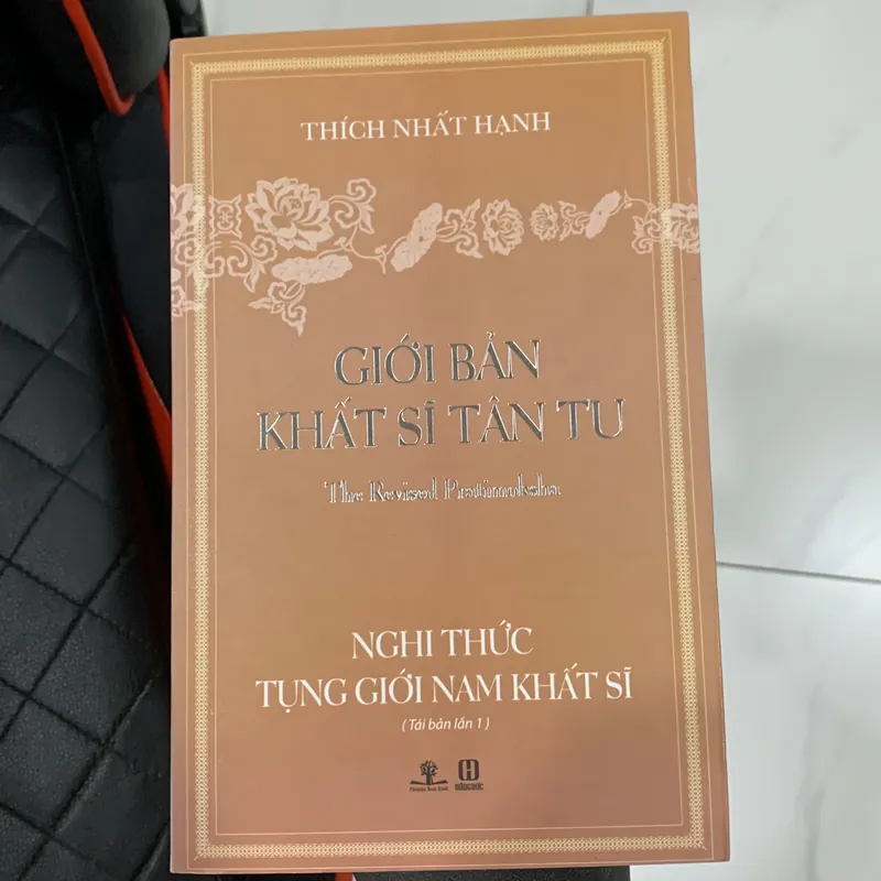 Sách Giới bản Khất sĩ tân tu 595657