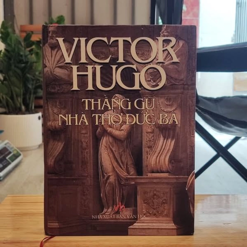 Thằng gù nhà thờ đức bà - Victor Hugo 463125