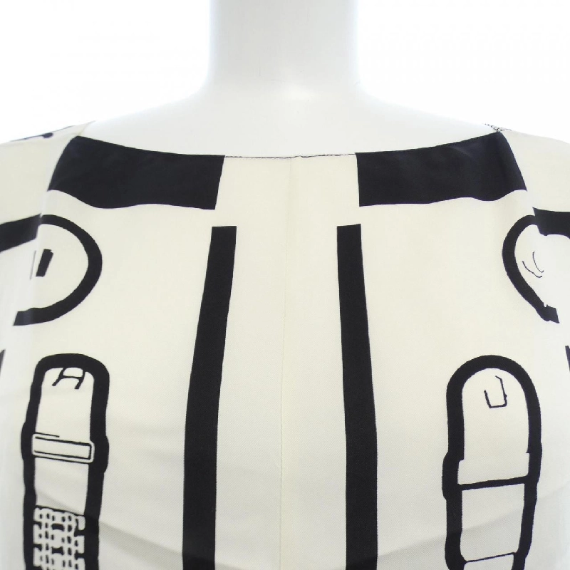 【Khuyến mãi】Đầm HERMES 653077