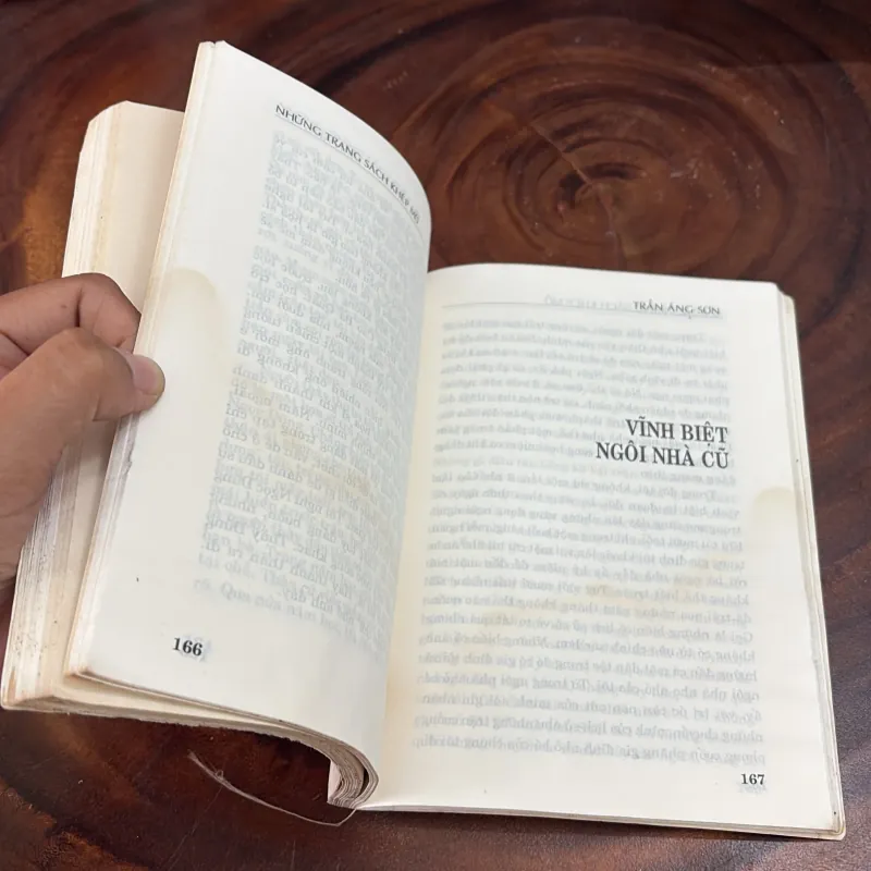 II Văn Học: Những Trang Sách Khép Mở (Quyển 2) - Trần Áng Sơn - 2002 999231