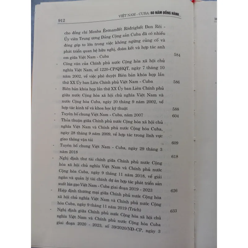Sách: Việt Nam - Cuba 60 năm đồng hành  935358