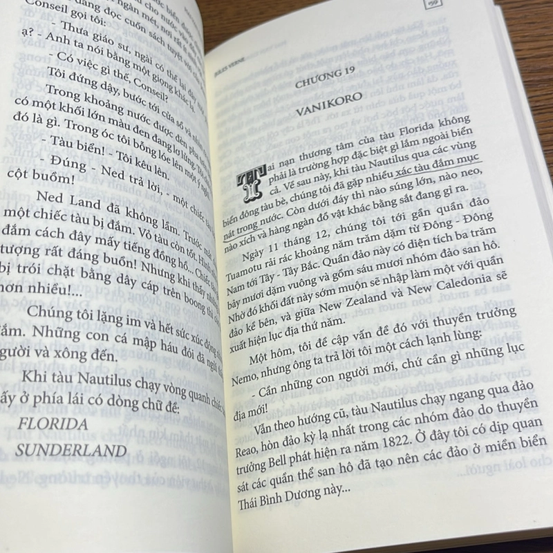 Hai vạn dặm dưới biển Jules Verne 495523
