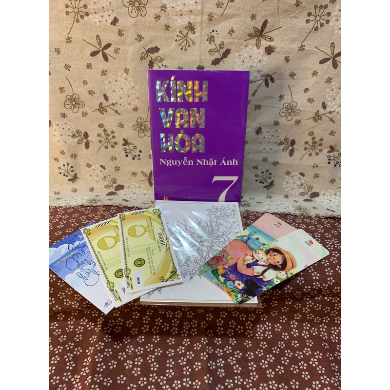 Sách - Kính Vạn Hoa Tập 7, nguyên seal, tặng kèm Bookmark, Postcard Tô Màu 290315