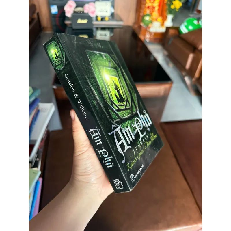 Âm Phủ (Tunnels) – Roderick Gordon & Brian Williams | Tiểu Thuyết Phiêu Lưu Kỳ Bí Hấp Dẫn 986487