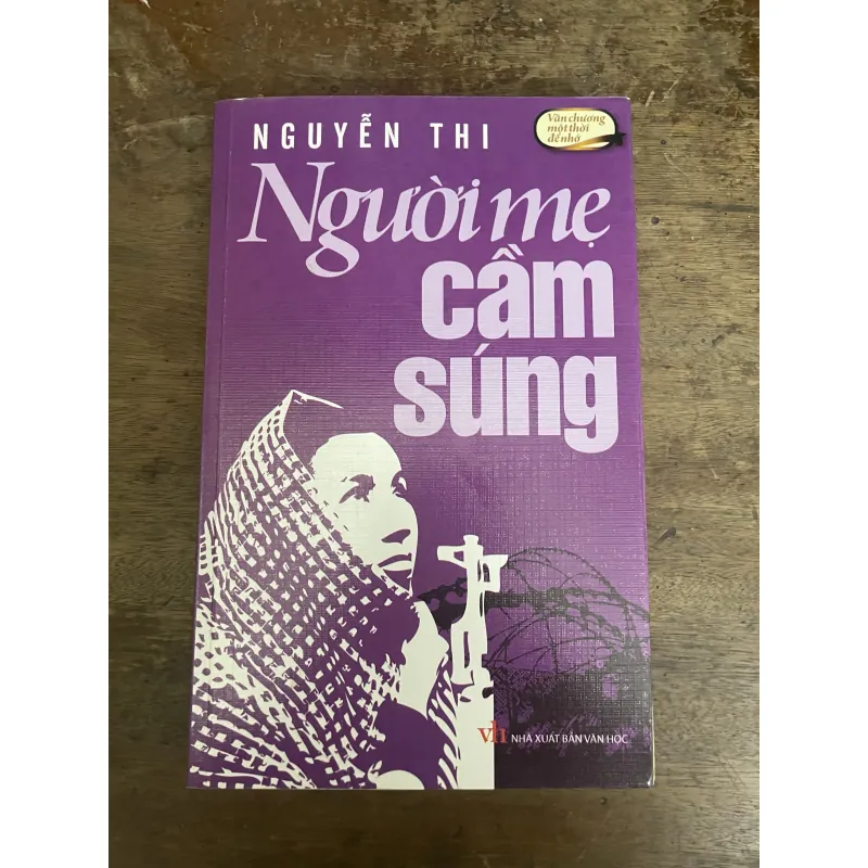 Người men cầm súng 796265