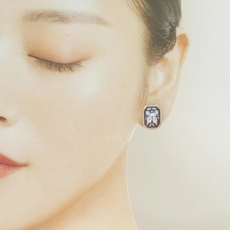 K18PG Shell Cameo Bông Tai - Hàng hiệu Chính hãng 868563