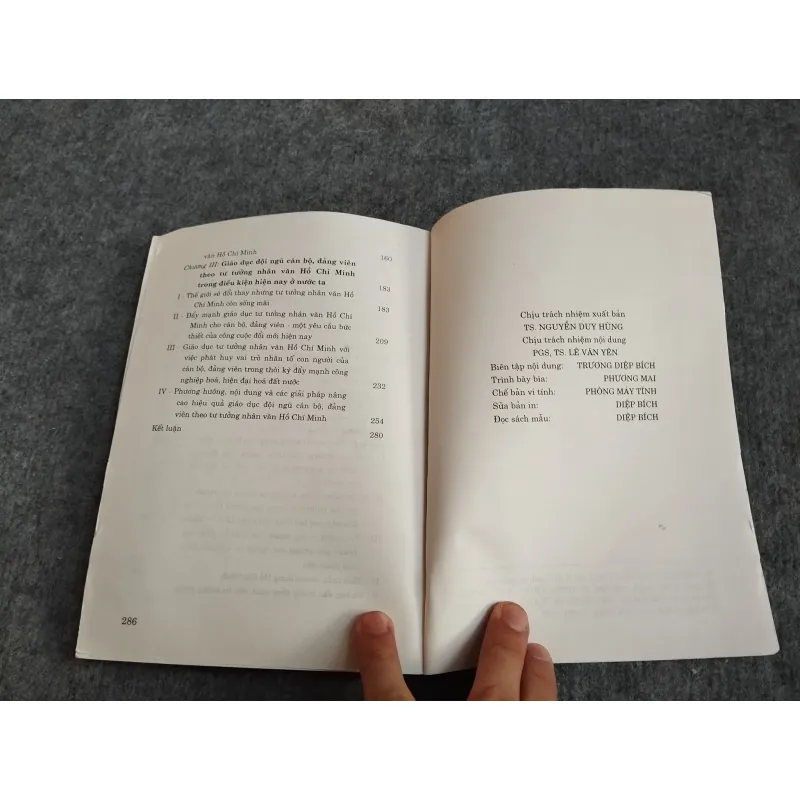 TƯ TƯỞNG NHÂN VĂN HỒ CHÍ MINH VỚI VIỆC GIÁO DỤC ĐỘI NGŨ CÁN BỘ, ĐẢNG VIÊN HIỆN NAY 697782