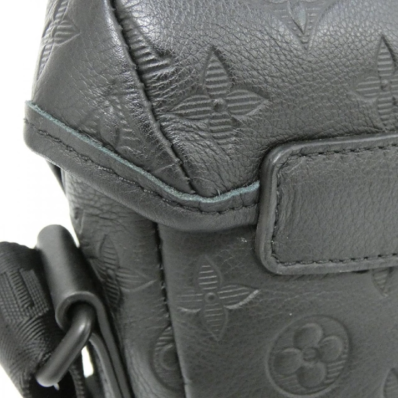 Túi đeo chéo Louis Vuitton Monogram Shadow Voyage PM M25121 - Hàng hiệu Chính hãng 802307