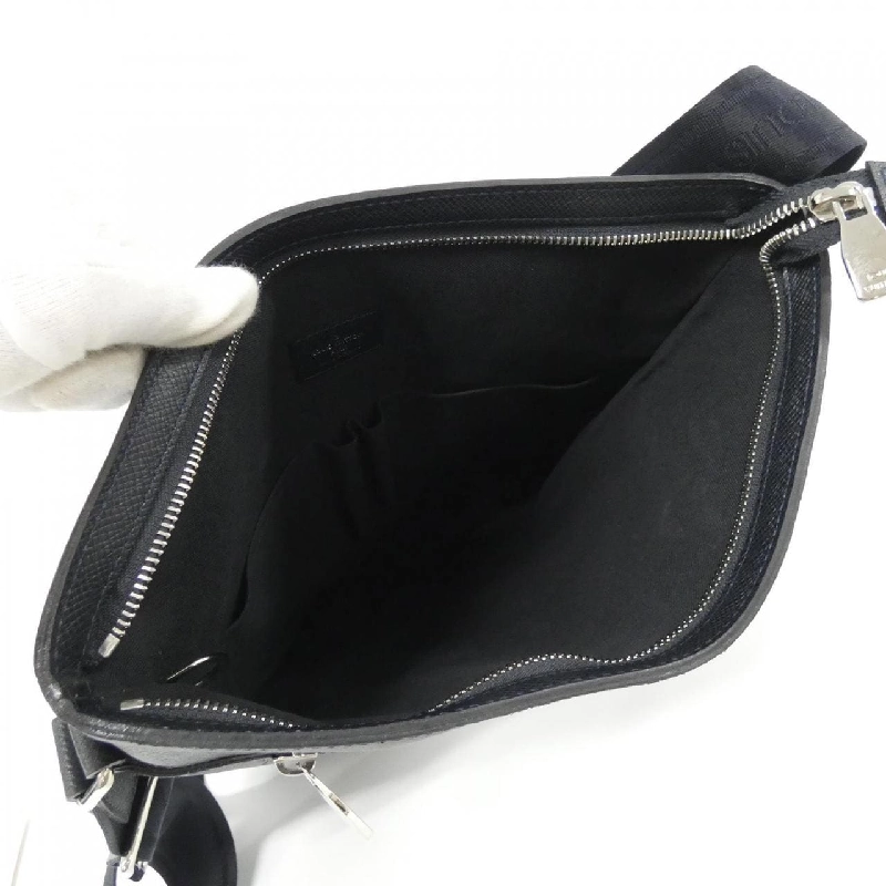 Túi đeo vai Louis Vuitton Taiga Sasha M32629 - Hàng hiệu chính hãng 767480