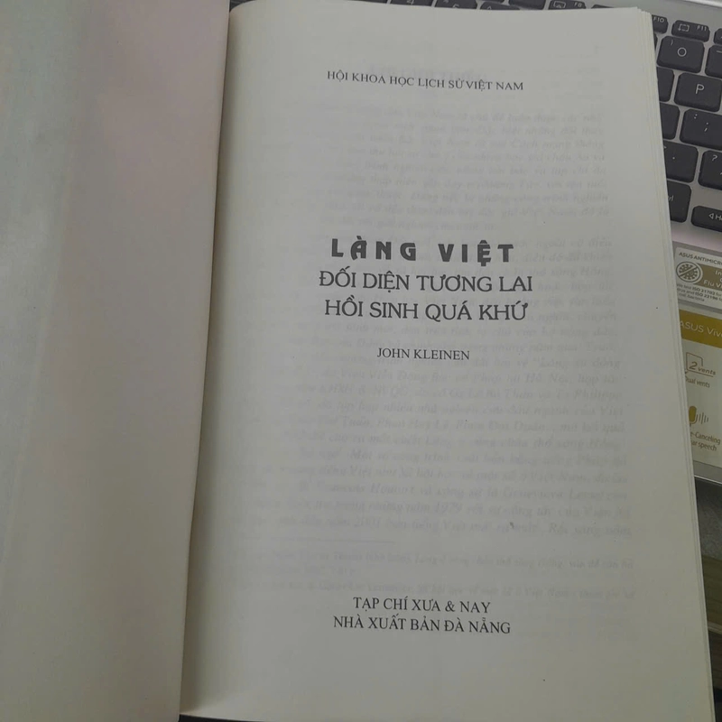 LÀNG VIỆT ĐỐI DIỆN TƯƠNG LAI HỒI SINH QUÁ KHỨ 541766